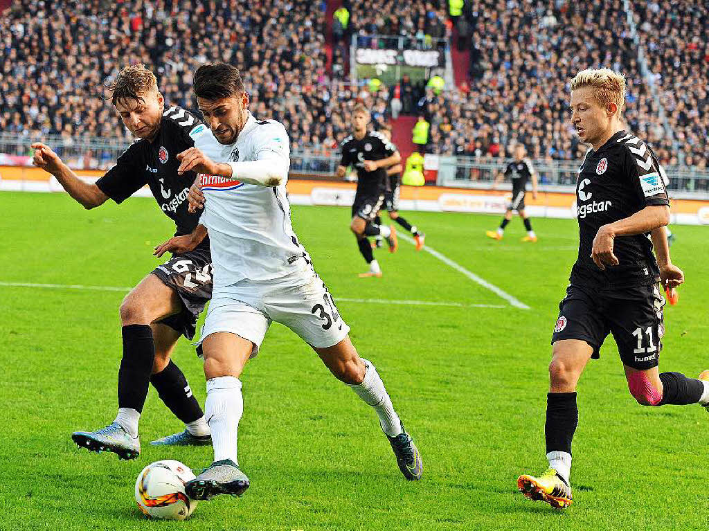 Keine gute Leistung geboten und verdient in Hamburg verloren - St. Pauli setzt sich gegen den SC Freiburg durch.