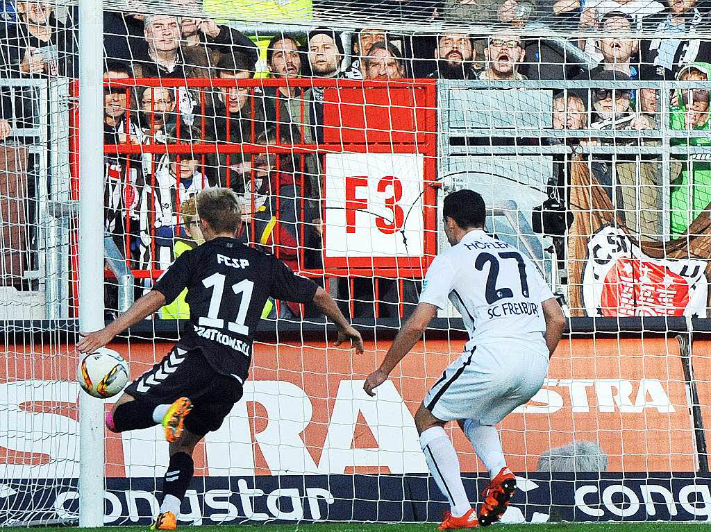 Keine gute Leistung geboten und verdient in Hamburg verloren - St. Pauli setzt sich gegen den SC Freiburg durch.