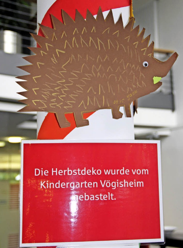 Nette Papp-Igel sind in der Sparkasse unterwegs.  | Foto: Privat