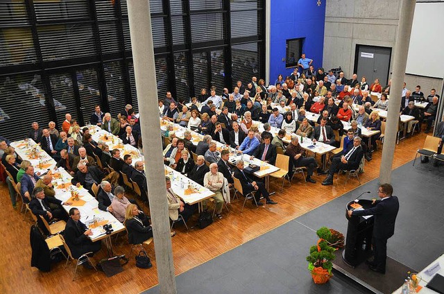 CDU-Spitzenkandidat Guido Wolf wirbt f...ene Reihen vor der Landtagswahl 2016.   | Foto: Sebastian Wolfrum