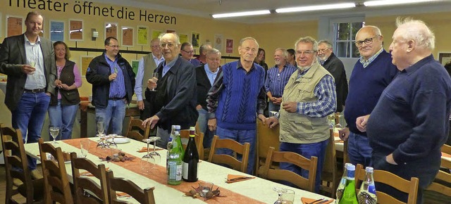 Neurieds Brgermeister Jochen Fischer ... einem geselligen Treffen eingeladen.   | Foto: Dieter Fink