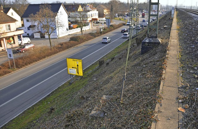 Der Bahndamm oberhalb von Otterbach is...ehen hier die ersten Lrmschutzwnde.   | Foto: Archivbild: Senf