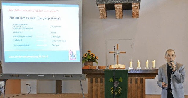 Pfarrer Matthias Weber prsentierte be...igen Nutzer vor allem des Luthersaals.  | Foto: Markus Maier
