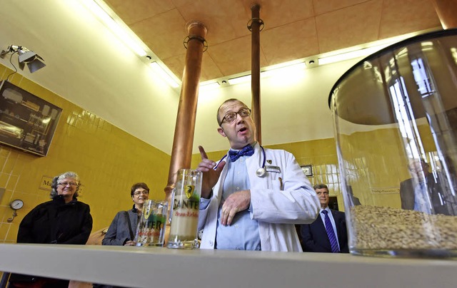 Der &#8222;Bierologe&#8220; Dr. Theoba...issermaen ein Anti-Aging-Mittel ist.   | Foto: Patrick Seeger