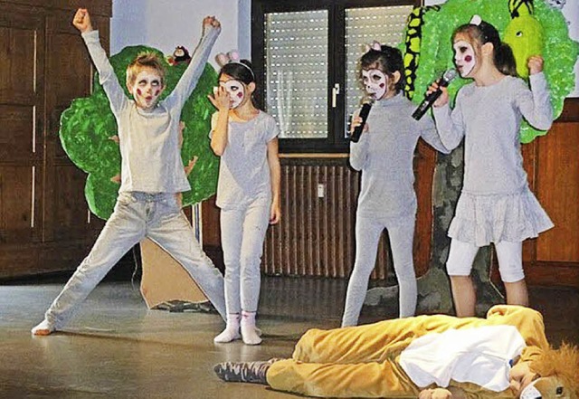 <BZ-FotoAnlauf>Musicalauffhrung:</BZ-...aus den umliegenden Orten aufgefhrt.   | Foto: Schule