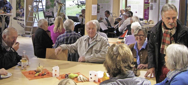 Hochbetrieb herrschte im Forum erlebni...-Herbstfest des Frauenvereins Bernau.   | Foto: Ulrike Spiegelhalter