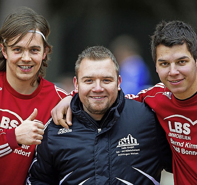 Christian Kirchsteiger (Mitte) ist der Freund seiner Spieler.   | Foto: scheu