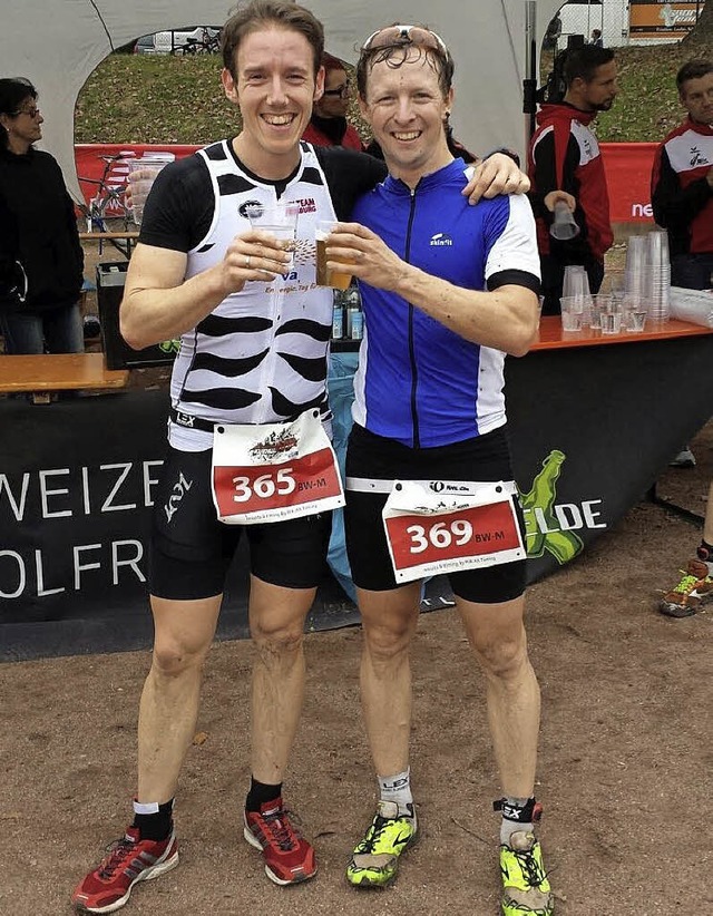 Kevin Gtz und Philipp Keller (von links) im Ziel   | Foto: Verein