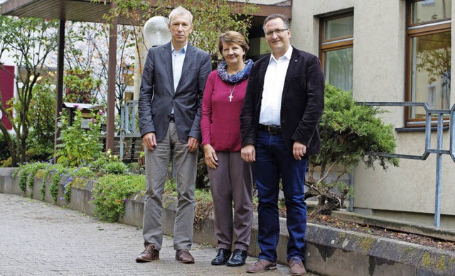 Johannes Sackmann (Vorstand der Evange...ttzpunkt der Sozialstation einzieht.   | Foto: Gnter Hammer