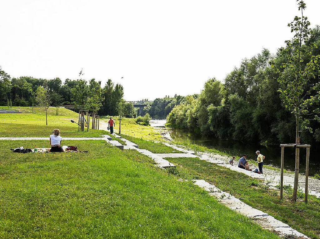 Rheingärten Neuenburg: „Sie stärken und ergänzen ebenso die Freizeitwege. (...) DieRealisierung dieses Hochwasserrückhalteraums ist beispielhaft für die gestalterische und ökologische Begleitung von wasserbaulichen Maßnahmen.“ Rheingärten Neuenburg: „Sie stärken und ergänzen ebenso die Freizeitwege. (...) DieRealisierung dieses Hochwasserrückhalteraums ist beispielhaft für die gestalterische und ökologische Begleitung von wasserbaulichen Maßnahmen.“