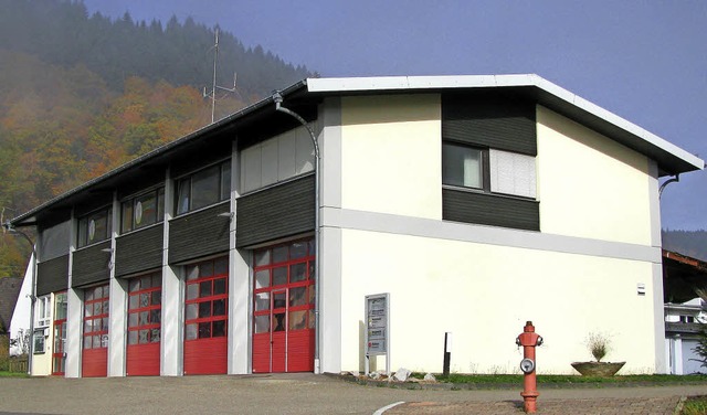 Das Feuerwehrhaus muss dringend  erweitert werden.  | Foto: Manfred Lange