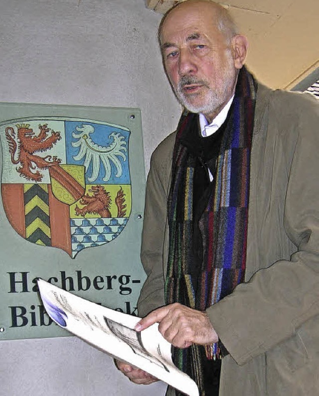 Gerhard Stubenvoll ist der Autor der n...Hachberg-Mosaiks zum Thema Totentanz.   | Foto: Sylvia-Karina Jahn