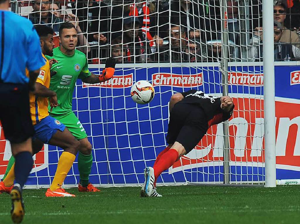 2:0 gefhrt und trotzdem verloren: Nach einer 2:0 Fhrung gibt der SC das Spiel und die drei Punkte aus der Hand.