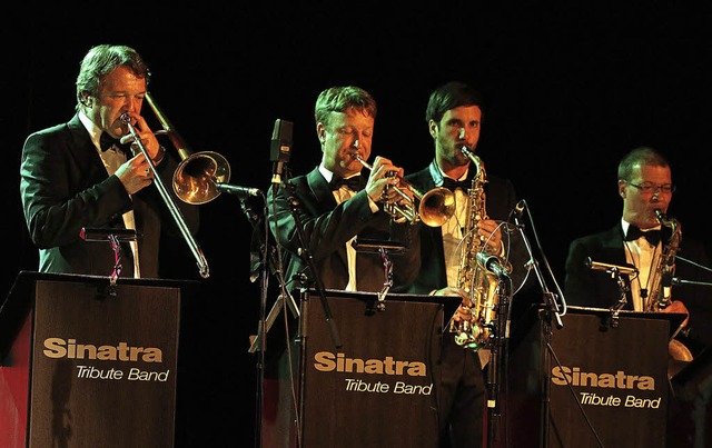 Die Sinatra Tribute Band interpretiert Sinatras Stil gar neu.  | Foto: Heidi Fssel