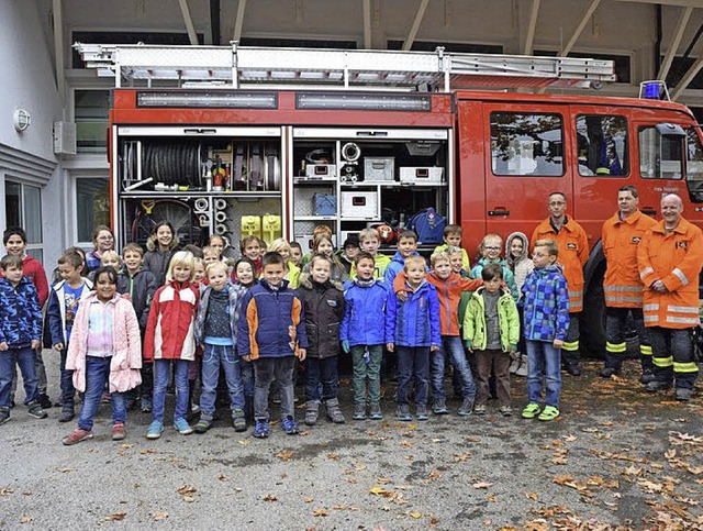 Feuer und Flamme fr das Feuerwehrwese...ler der Grundschule Wieden-Utzenfeld.   | Foto: Privat