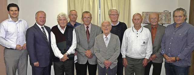 Ehrungen bei der CDU Heiligenzell (von...Ortsverbandsvorsitzende Roland Herzog   | Foto: Reiner Beschorner