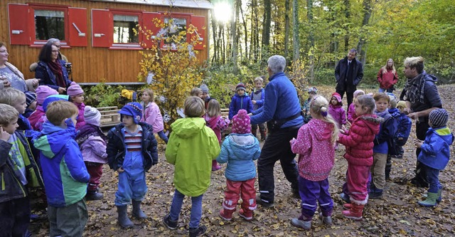 ffentliches Gebude mitten im Wald: d... einem Fest offiziell eingeweiht hat.   | Foto: Julius Steckmeister