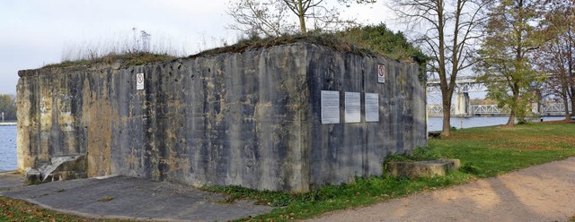 Der Bunker beim Mrkter Stauwehr ist a...Westwallbauten,  unter Denkmalschutz.   | Foto: Lauber