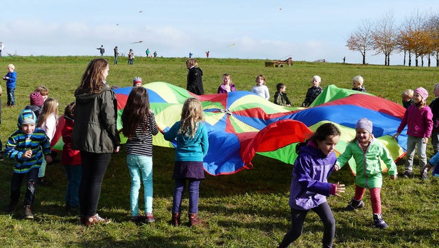 Spielen, rennen und toben - all das wa...entag der Grundschule Istein mglich.   | Foto: textdirekt