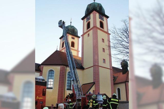 75 Feuerwehrleute proben