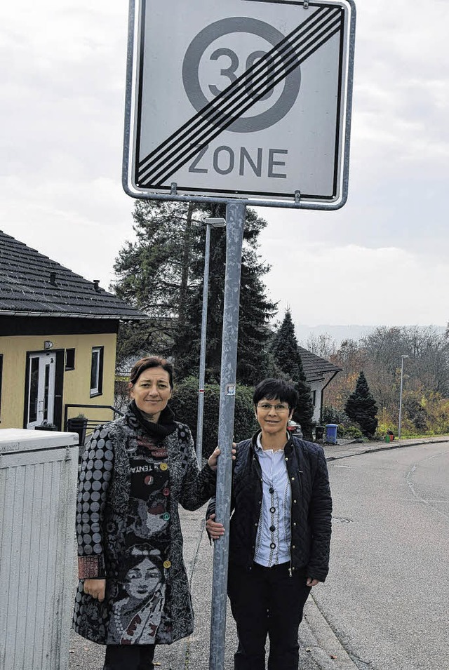Birgit Gutmann (links) und Patricia Ca...ngerung der Zone talwrts erreichen.   | Foto: Uthe Martin