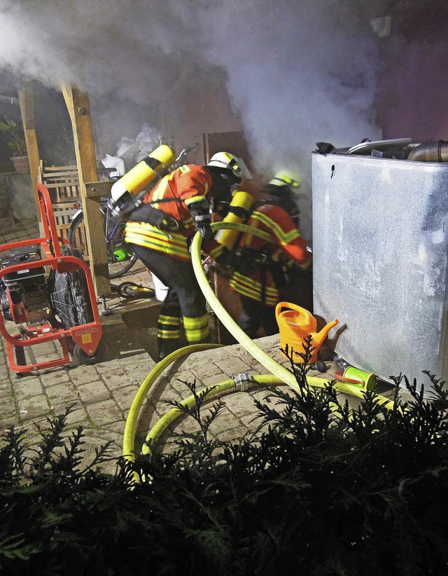 Rasch gelscht hatte die Feuerwehr den Kellerbrand.   | Foto: Feuerwehr