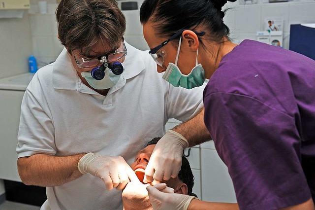 Gesucht: Zahnmedizinische Fachangestellte  | Foto: dpa