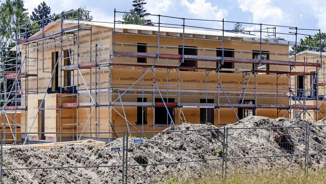 Um Flchtlinge unterzubringen, brauche...bald Land fr preiswerten Wohnungsbau.  | Foto: dpa