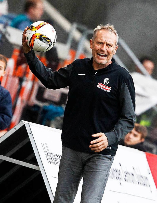 War ber weite Strecken nicht zufriede...ines Teams: Trainer Christian Streich.  | Foto: dpa