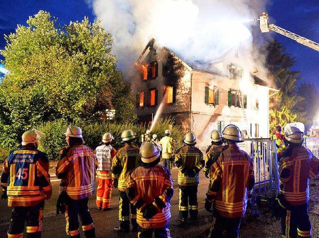 Ein leerstehendes Gebude, in dem Asyl... fr die Gebudeversicherung steigen.   | Foto: dpa