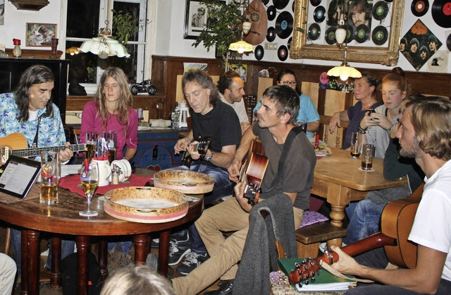 Beim Musikerstammtisch im Lamm kann si...t  ganz und gar nicht amateurhaft an.   | Foto: Martha Weishaar