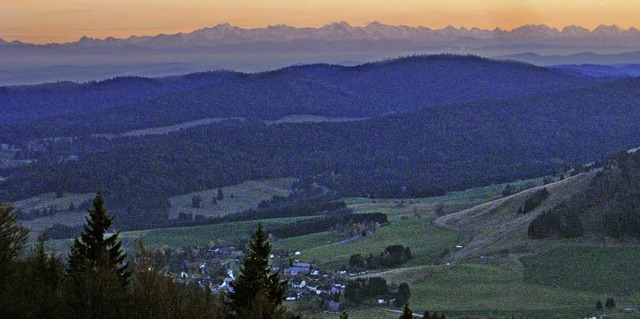 Immer mehr Menschen genieen das Bernauer Hochtal und den Weitblick.  | Foto: Ulrike Spiegelhalter