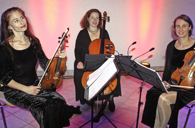 Als temperamentvolle Konzertgeberinnen...oss und Ulrike Rttgardt (von links).   | Foto: Bronner