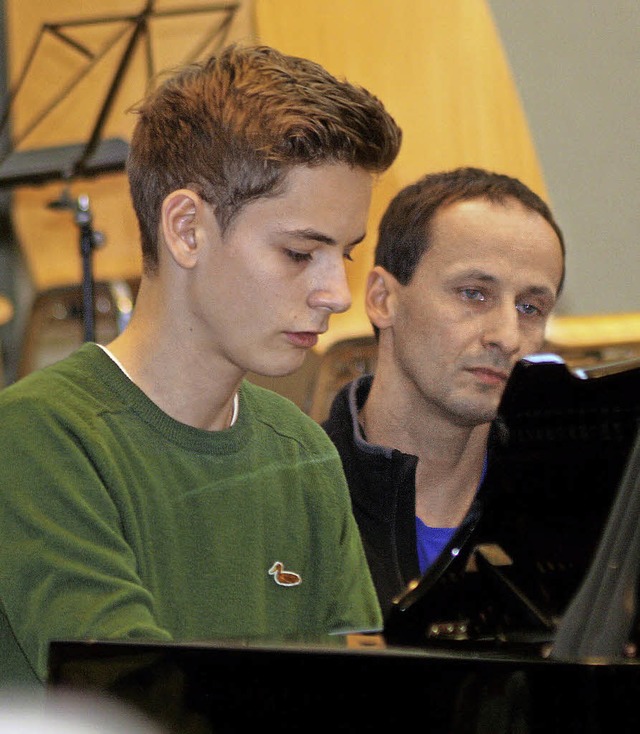 Einzelunterricht an der Musikschule wi...Schreiber mit Lehrer Bernward  Braun.   | Foto: Fabry