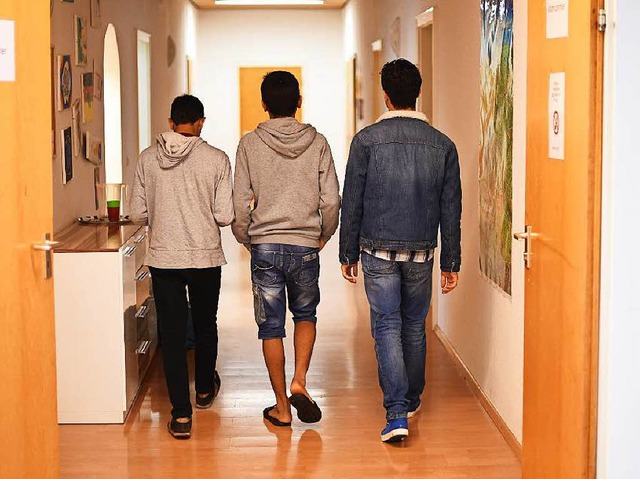 Im Karlsruher Kinder- und Jugendhilfez... junge Flchtlinge Rat und Unterkunft.  | Foto: dpa