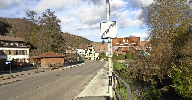 Die 30er-Zone in Elzach soll nach dem ...is zum Kreisverkehr lehnte der Rat ab.  | Foto: Thomas Steimer