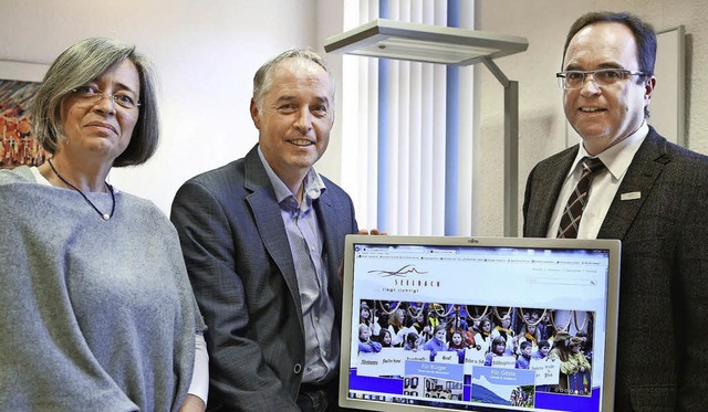 Elke Albrecht-Pelz, Martin Kopf und  T...nline-Auftritt der Gemeinde Seelbach.   | Foto: Christoph Breithaupt