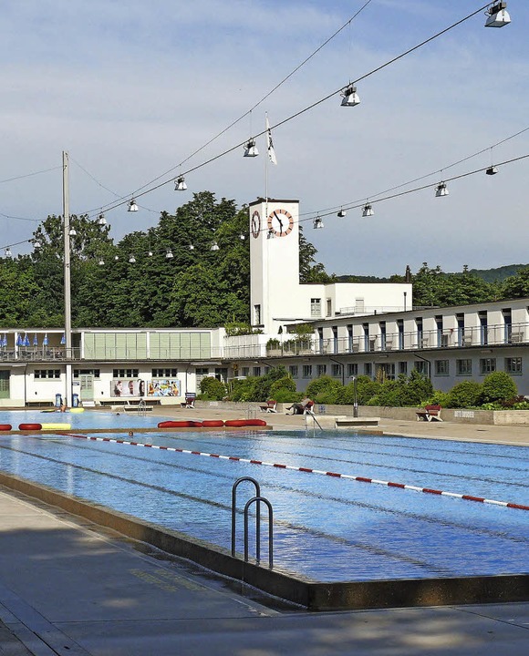 Traglufthalle überm Schwimmbecken - Basel - Badische Zeitung