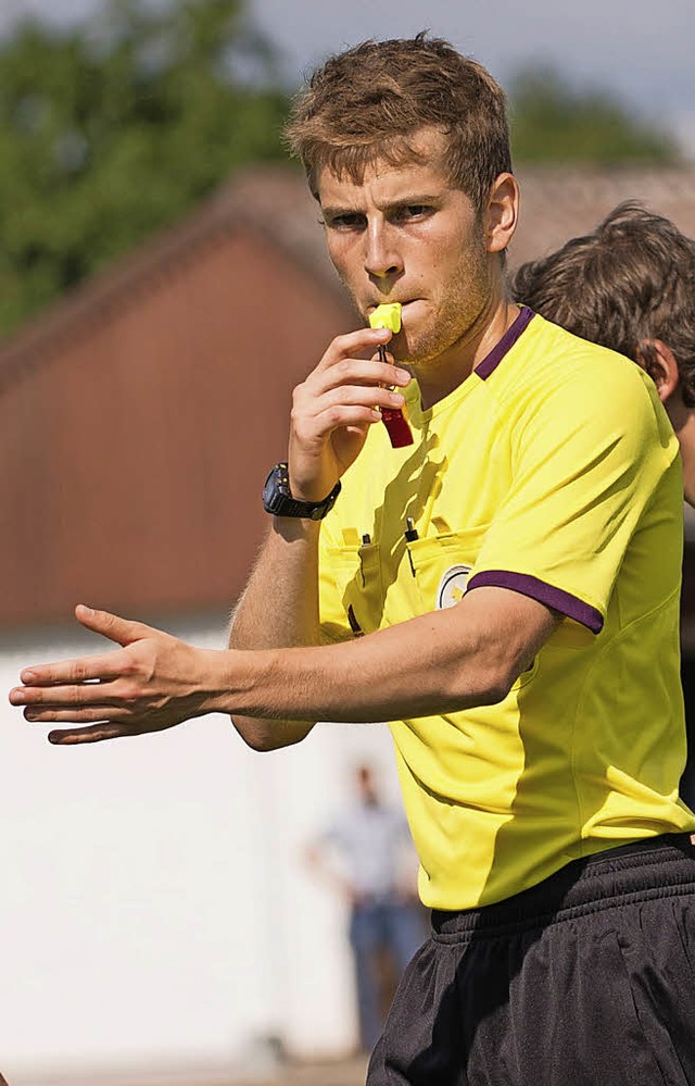 Als Referee ist Justus Zorn  bereits m...es Profifuballs konfrontiert worden.   | Foto: Schchtele