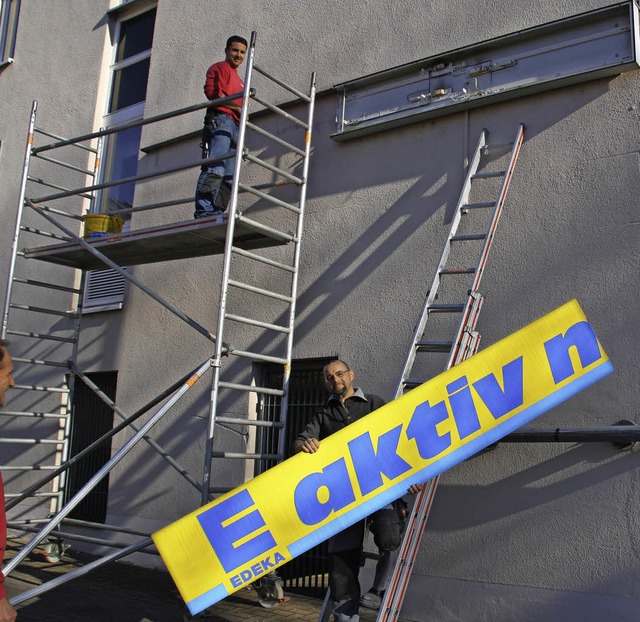 Der Edeka-Markt am Marktplatz in Kirch...bot an Drogerie-  und Hygieneartikel.   | Foto: Andreas Peikert