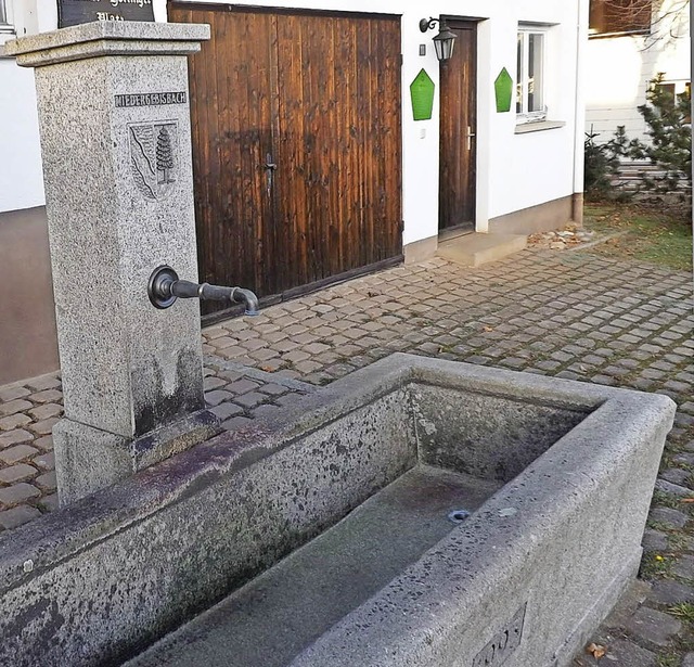 Leere Brunnen, wie hier in Niedergebis... Stilllegung im Herbst zurckzufhren.  | Foto: Wolfgang Adam