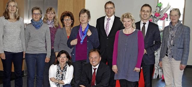 Vertreter von Stadt, Schulen und Spark...ierung in den Lrracher Grundschulen.   | Foto: Thomas Loisl Mink