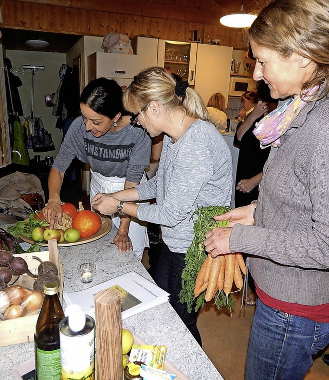 Viel Spa und gesunder Genuss boten si... Kochen&#8220; im Spielhaus Nollingen.  | Foto: Claudia Gempp