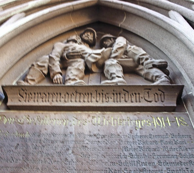 Das kleine Kriegerdenkmal fr die Gefa...er Elzacher Pfarrkirche St. Nikolaus.   | Foto: Bernd Fackler