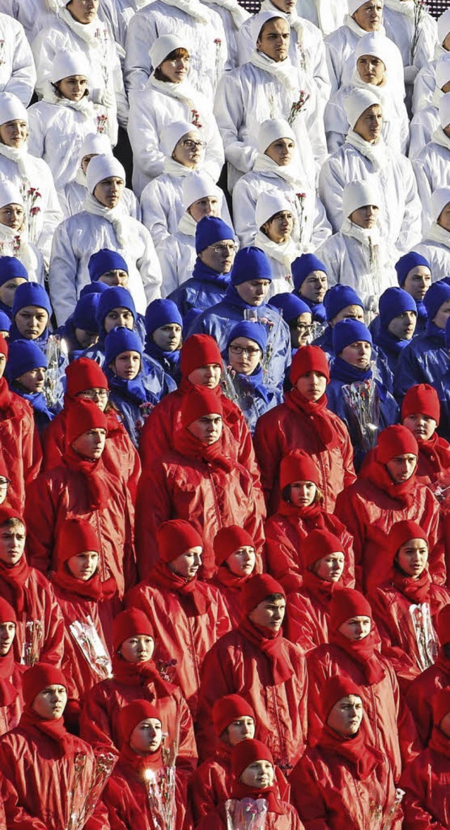 Harte Zeiten fr die russischen Brger...h hier in den Nationalfarben kleiden.   | Foto: DPA