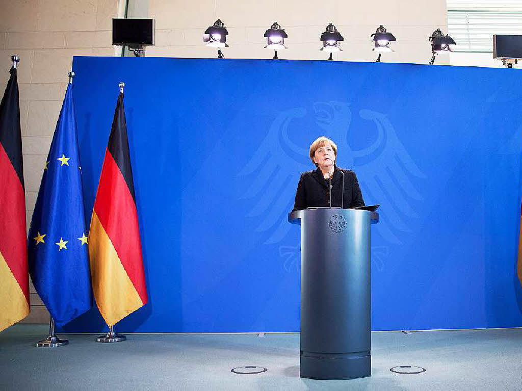 In Berlin gibt Bundekanzlerin Angela Merkel eine Erklrung zu den Anschlgen in Paris ab.
