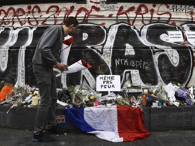 Trauer auf dem Place de la Republique ...r Aufschrift &#8222;Keine Angst&#8220;  | Foto: AFP