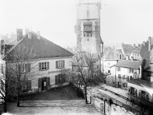 Das  Gasthausgebude der Bierbrauerei ...er Schlossbergstrae um 1905 (links).   | Foto: Stadtarchiv Freiburg