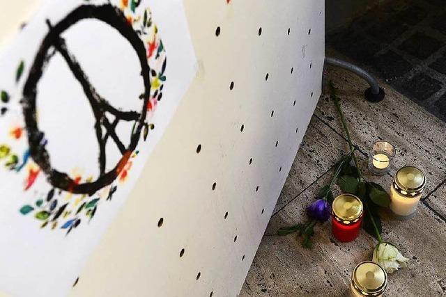 Anschlge in Paris: Freiburg gedenkt mit Schweigeminute der Terror-Opfer