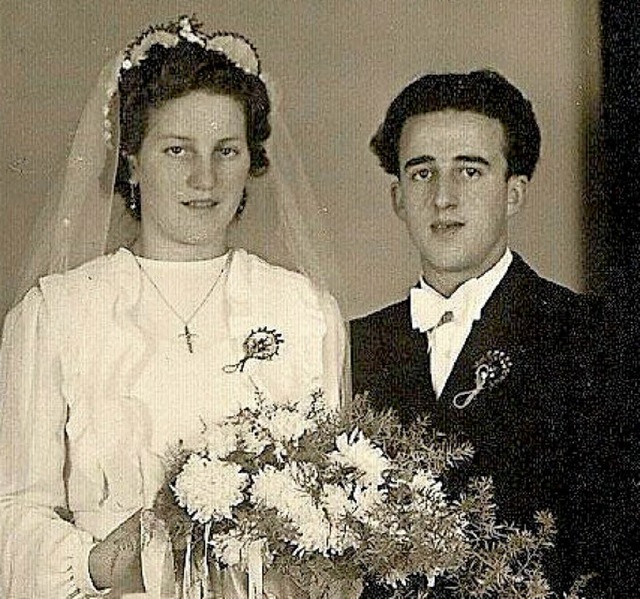 Elfriede und Gerhard Hgel bei der Hochzeit vor 65 Jahren...  | Foto: Dieter Fink